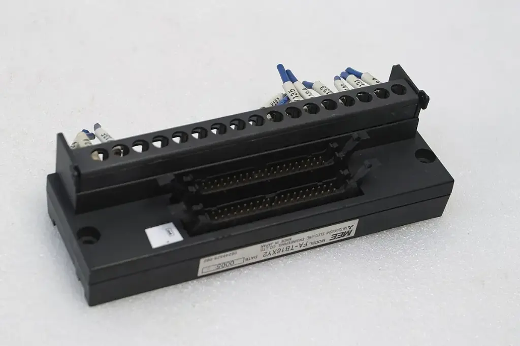 MITSUBISHI FA24 16 POINT CONNECTOR TERMINAL CONV. UNIT (New)